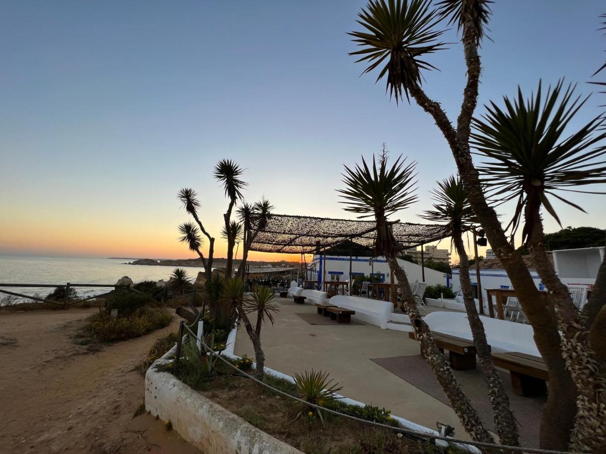 Beachfront Seaview Litoralmar Apt, Fast Wifi, Airco, Pool, Private Parking Portimao Exterior photo