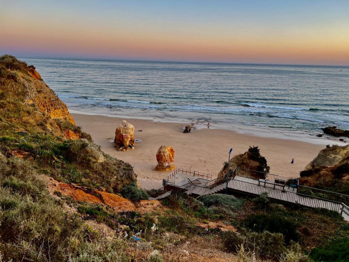 Beachfront Seaview Litoralmar Apt, Fast Wifi, Airco, Pool, Private Parking Portimao Exterior photo